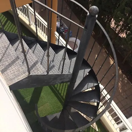 Lorena House 卡亚俄萨尔瓦赫